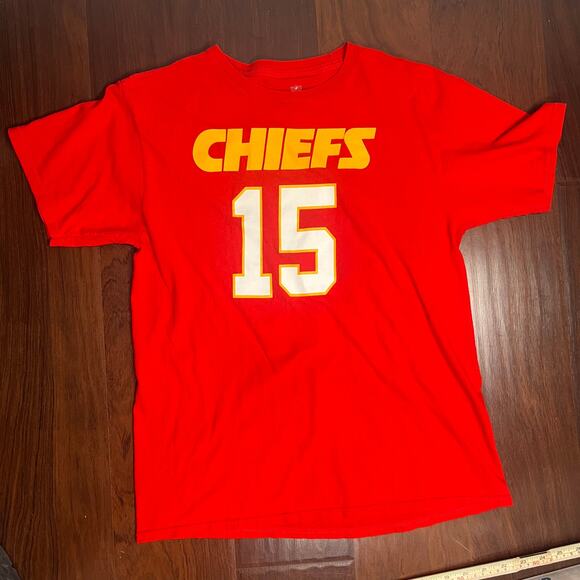 NFL Chiefs Mahomes Red T Shirt Kids  Sz XL-18/20 - Picture 1 of 6
